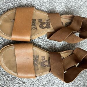 Sorel Tan Leather Sandals